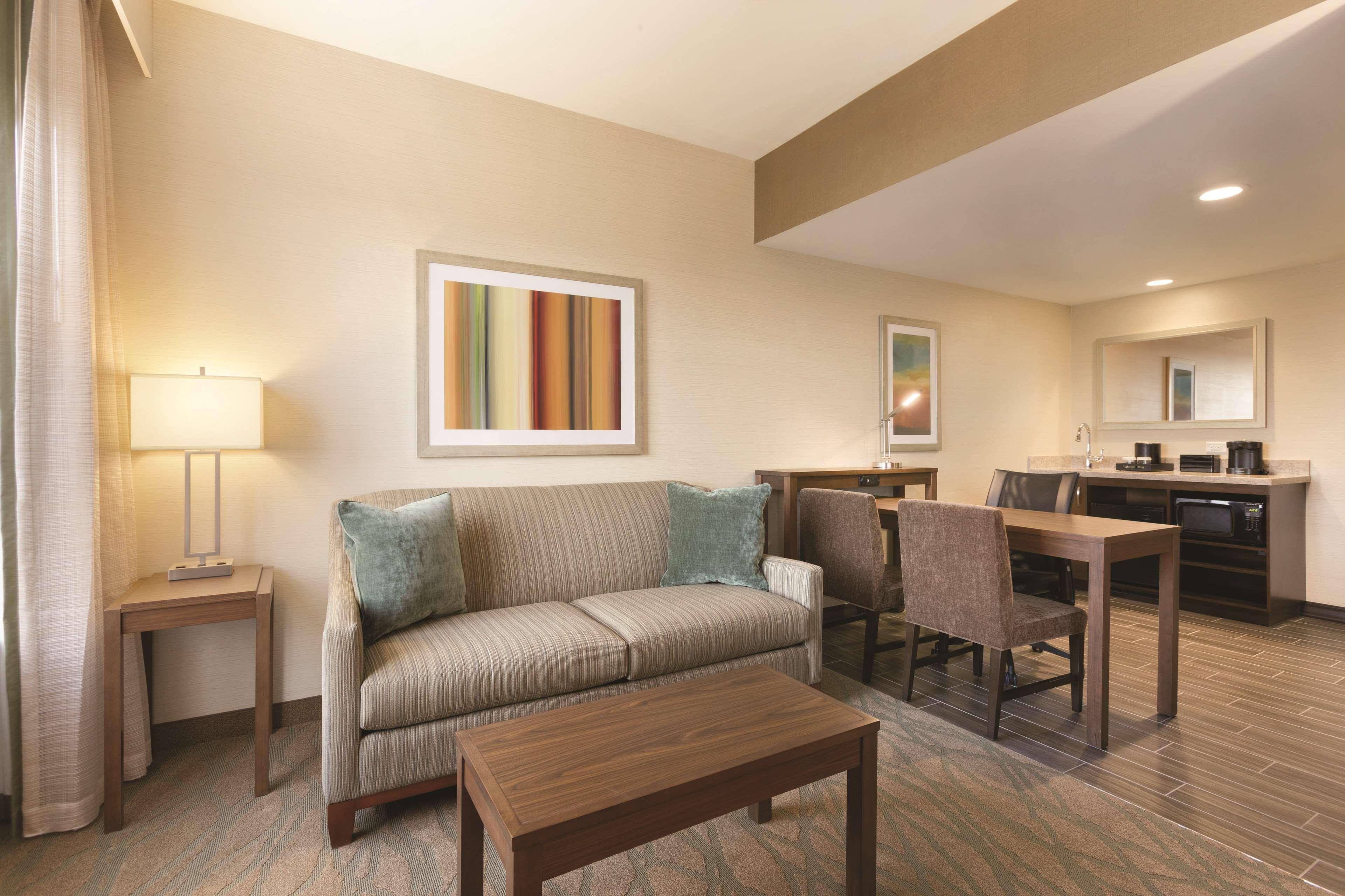 Embassy Suites By Hilton Akron Canton Airport North Canton Exteriér fotografie