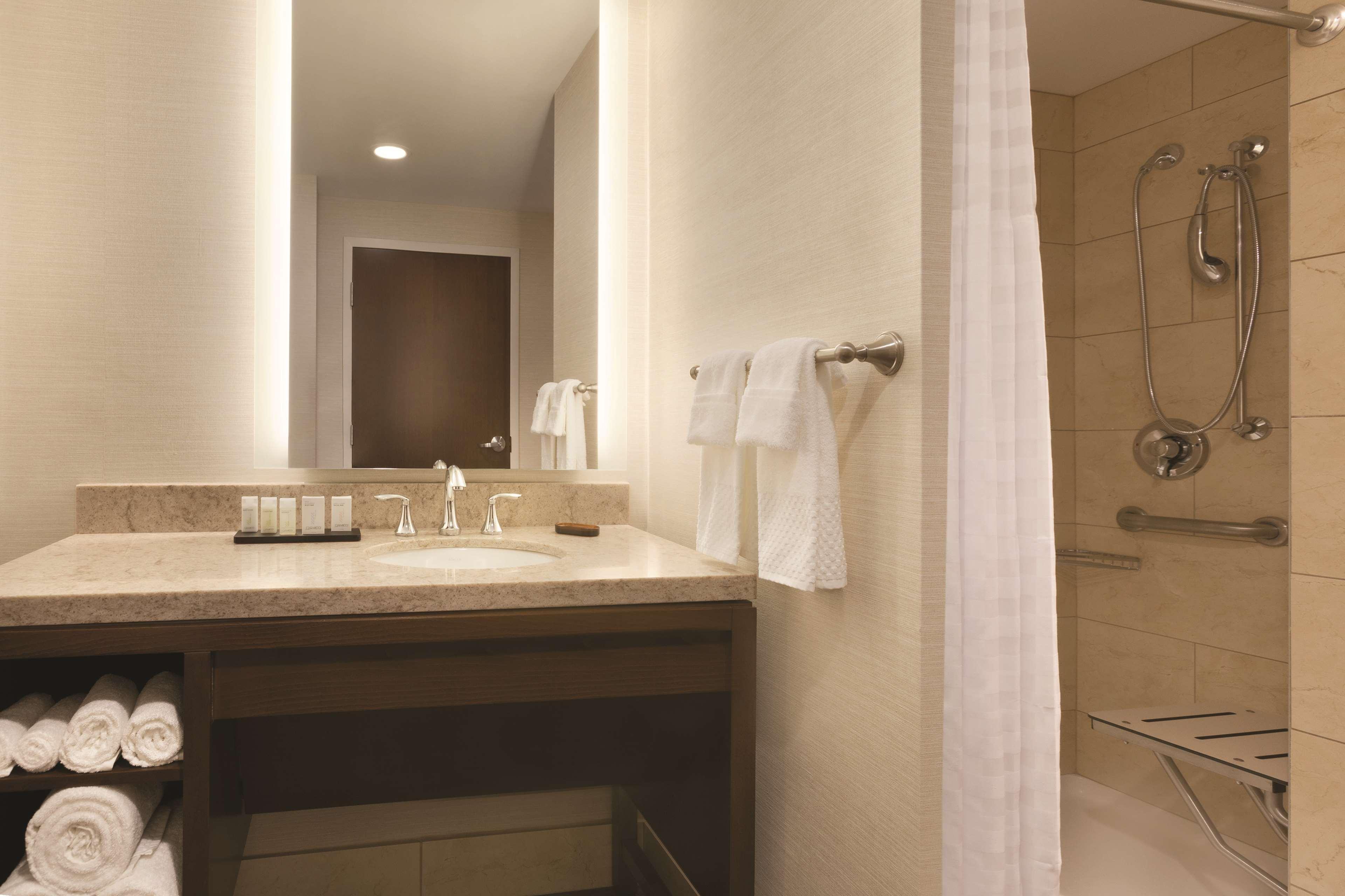 Embassy Suites By Hilton Akron Canton Airport North Canton Exteriér fotografie