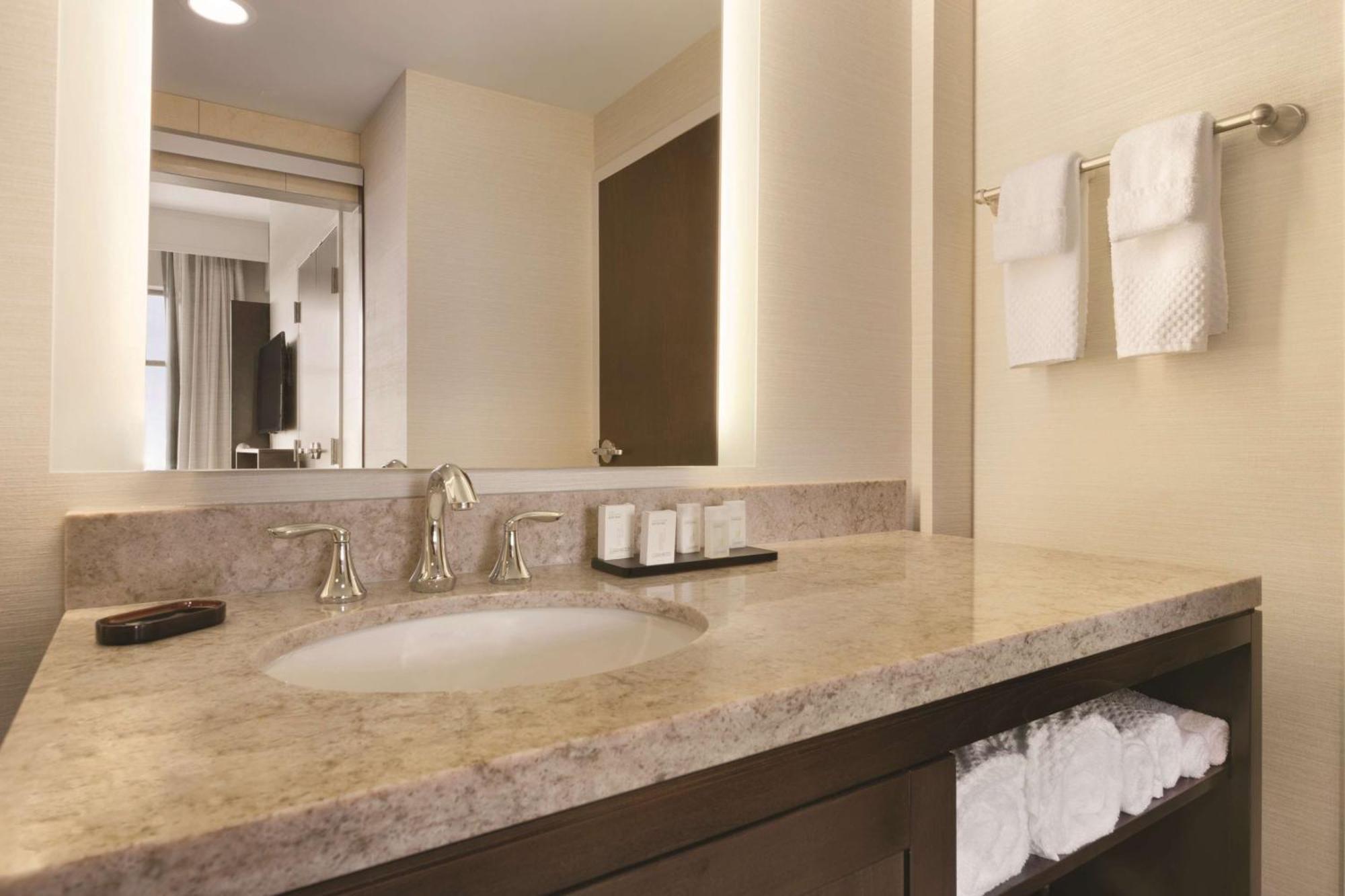 Embassy Suites By Hilton Akron Canton Airport North Canton Exteriér fotografie