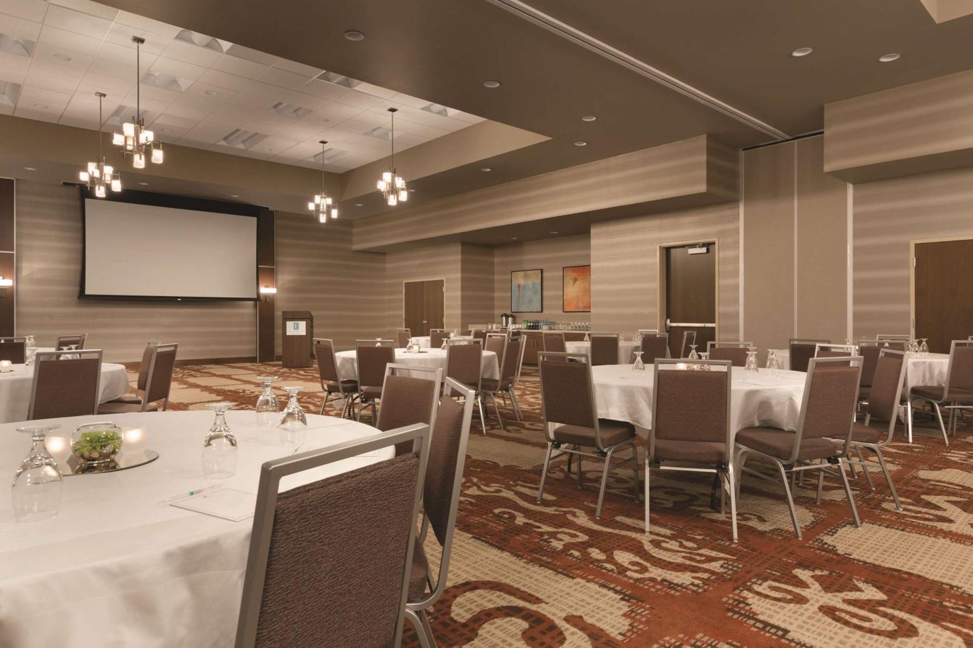 Embassy Suites By Hilton Akron Canton Airport North Canton Exteriér fotografie
