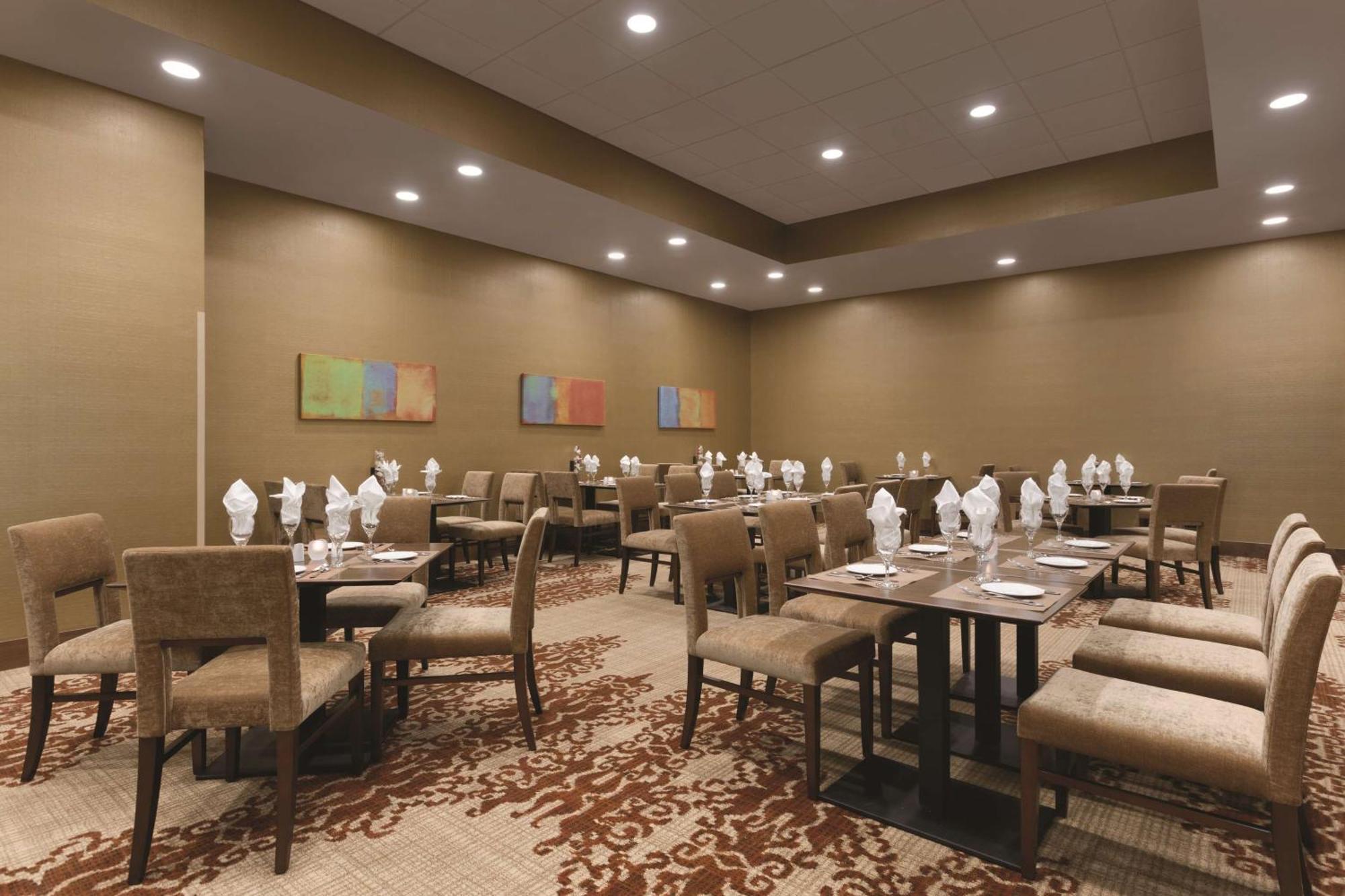 Embassy Suites By Hilton Akron Canton Airport North Canton Exteriér fotografie